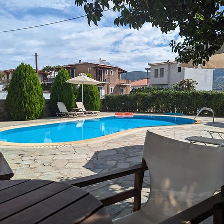 Guesthouse Christos Skopelos Town Bagian luar foto