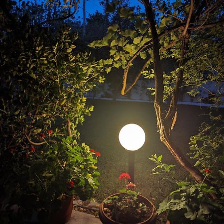 Guesthouse Christos Skopelos Town Bagian luar foto
