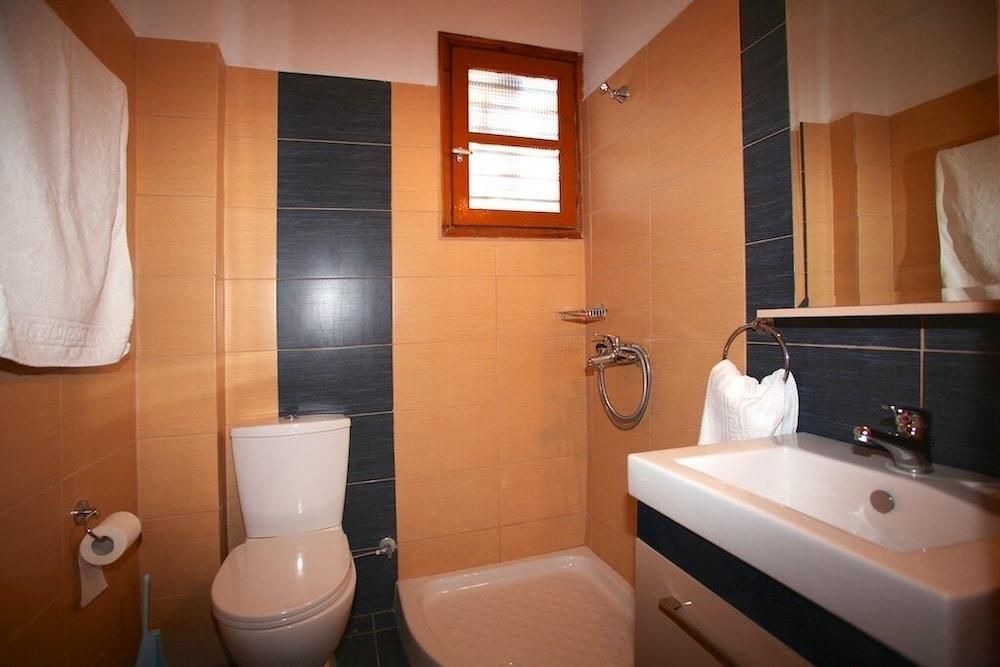 Guesthouse Christos Skopelos Town Bagian luar foto