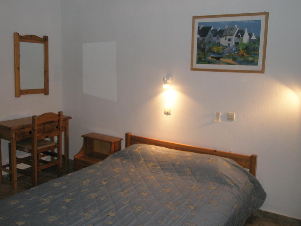 Guesthouse Christos Skopelos Town Bagian luar foto