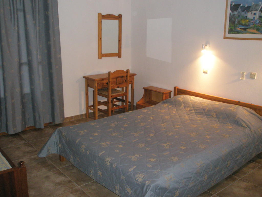 Guesthouse Christos Skopelos Town Bagian luar foto