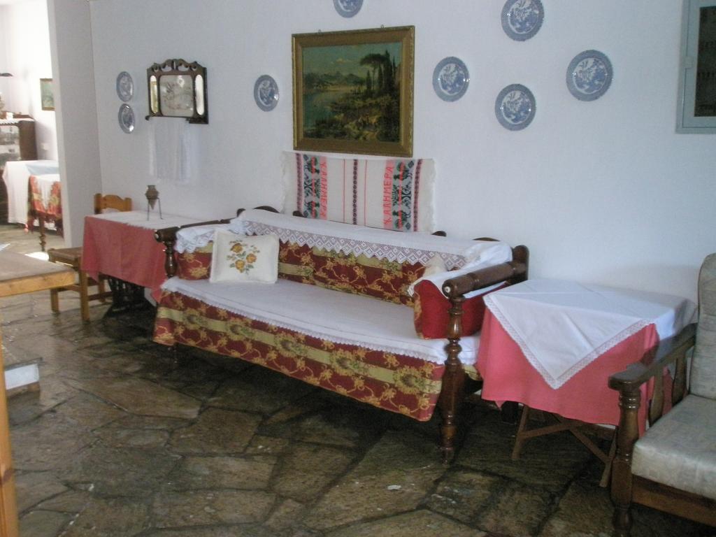 Guesthouse Christos Skopelos Town Bagian luar foto