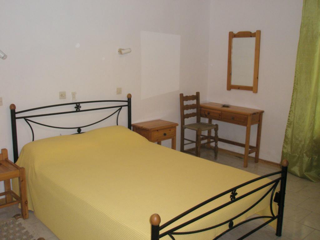 Guesthouse Christos Skopelos Town Bagian luar foto