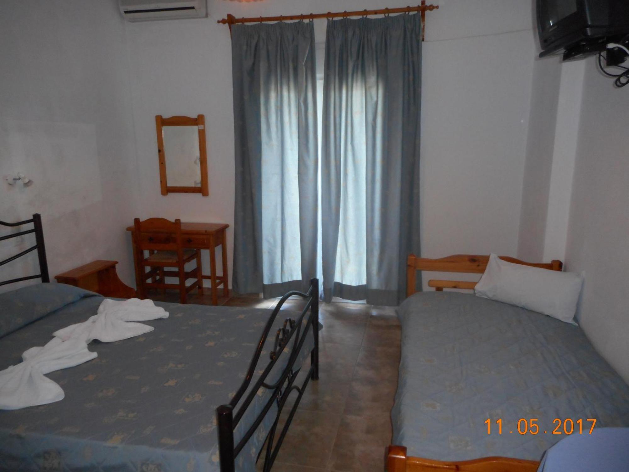 Guesthouse Christos Skopelos Town Bagian luar foto